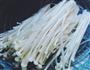 快手菜白灼金针菇的做法图解1