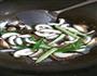 秋葵杂菇煲的做法图解4