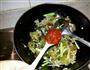 酸菜番茄鱼头豆腐的做法图解3