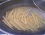 炸薯条的做法图解2