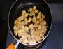 鲜美滋味 黑木耳炒鸡丁的做法步骤3