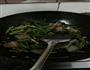 乡里腊肉炒蒜苔的做法图解5