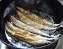 香煎麻辣秋刀鱼的做法图解7