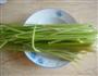 芹菜炒鱿鱼干的做法图解1