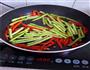 红椒炒豆角的做法图解5