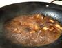 鹌鹑蛋红烧肉的做法图解3