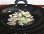 五花肉炒豇豆的做法图解3