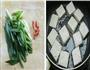 蒜苗煎豆腐的做法图解1