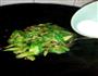 豆豉鲮鱼炒苦瓜的做法图解6