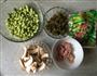 雪菜毛豆小炒的做法图解1