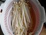 捞汁金针菇的做法图解1