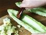 蜂蜜苦瓜汁的做法图解1