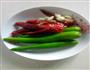 红油肉炒酸豆角的做法图解2