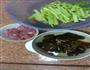 芹菜云耳炒肉片的做法图解1