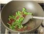 扁豆金枪鱼香肠拌面的做法图解8
