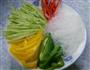 乐乐自家菜-凉拌彩椒黄瓜拌粉丝的做法图解1