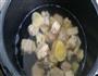 莲藕排骨汤的做法图解2