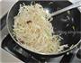 酸辣豆芽炒粉条的做法图解5