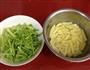 香芹土豆的做法图解1