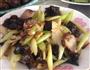芹菜木耳烧熏肉的做法图解4