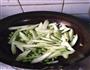 丝瓜炒毛豆的做法图解3