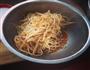 酸辣豆芽青菜面的做法图解3