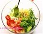 青酱三文鱼沙拉意面的做法图解2