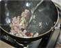 酱瓜炒肉丁的做法图解4