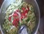 西红柿炒甘蓝的做法图解4