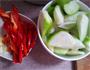 辣椒炒丝瓜的做法图解2