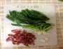 大蒜炒腊肉的做法图解1