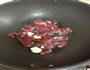 大蒜炒腊肉的做法图解2