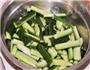 酸辣黄瓜条的做法图解1