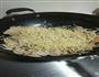 五花肉秘制孜然炒面的做法图解5