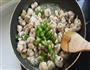 松蘑小鸡炖粉条的做法图解8