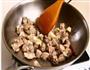 板栗烧鸭的做法图解3