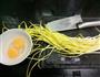 韭黄炒蛋的做法图解1