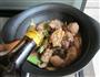 香菇炖鸡的做法图解4