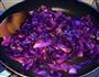 养颜又养生的花青素大户-净炒紫甘蓝的做法图解5