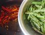 干煸豆角的做法图解5