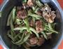 排骨炖豆角的做法图解1
