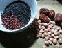 红豆黑米粥的做法图解1
