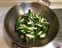 秋葵炒鲜鱿的做法图解5