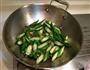 秋葵炒鲜鱿的做法图解6