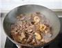 小鸡炖松蘑的做法图解6
