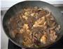 小鸡炖松蘑的做法图解7