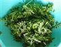 茼蒿汆汤的做法图解1