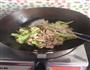 菜花炒肉片的做法图解3