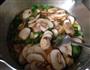 蘑菇忌廉汤的做法图解2