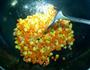 胡萝卜玉米炒肉粒的做法图解4